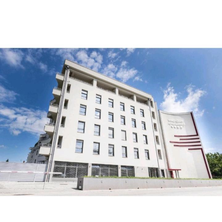 Wing Club Dajana Aparthotel Jagodina Buitenkant foto